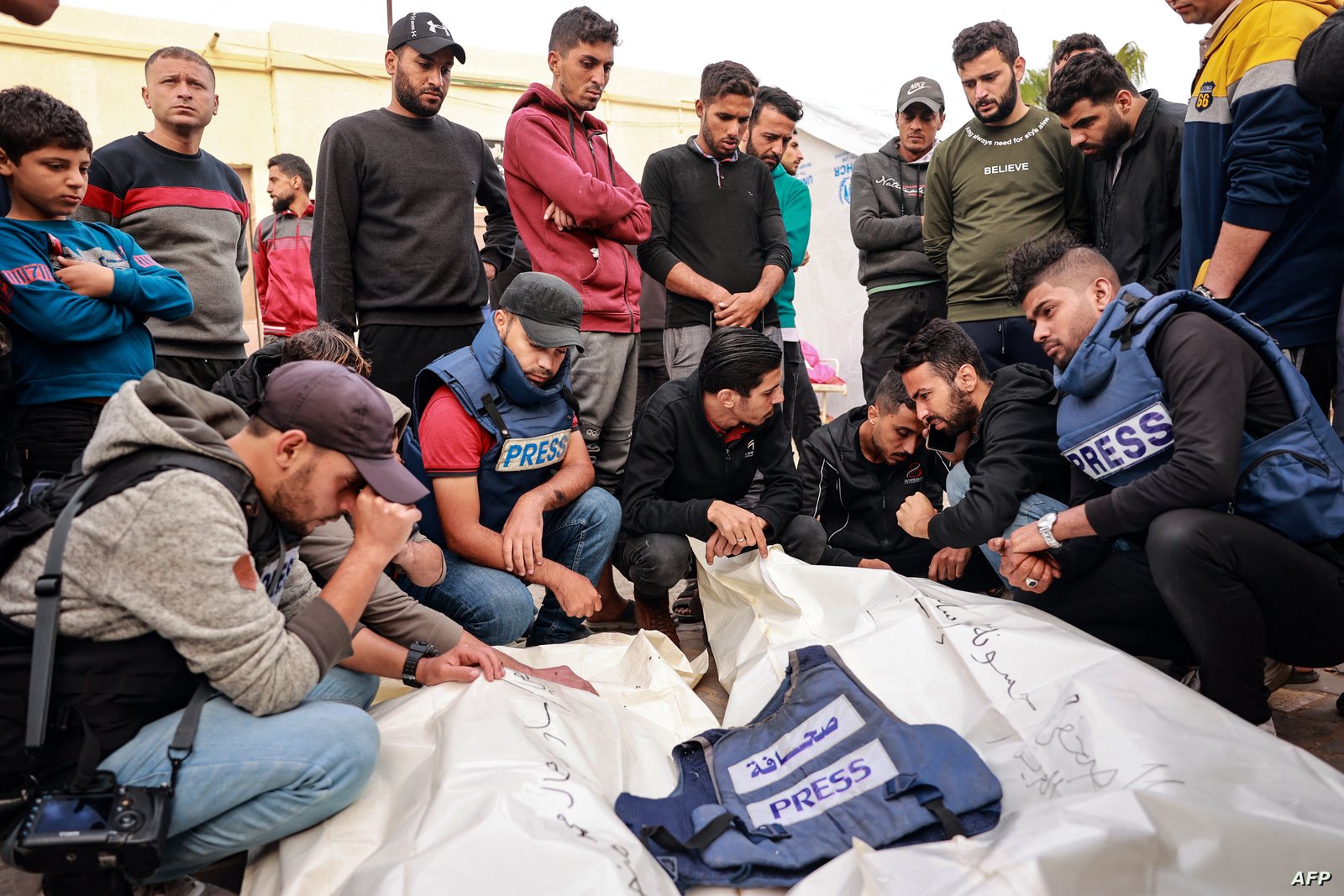 النقابات الصحفية في باريس تطالب بوقف المجازر ضد الصحفيين الفلسطينيين